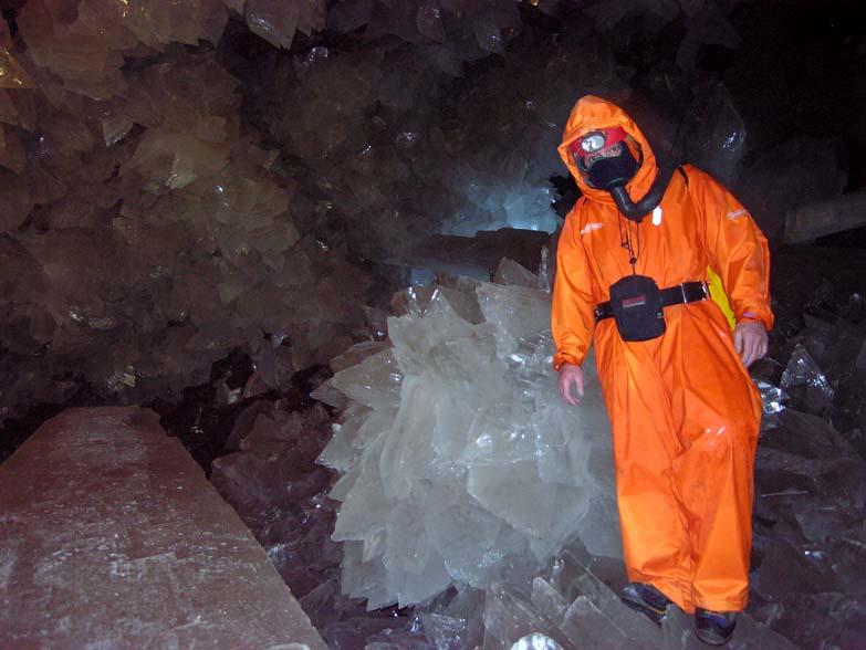 Desde então, o local se tornou objeto de intensas pesquisas científicas, que buscam desvendar os segredos da formação desses cristais gigantes e as condições extremas que permitiram sua preservação.