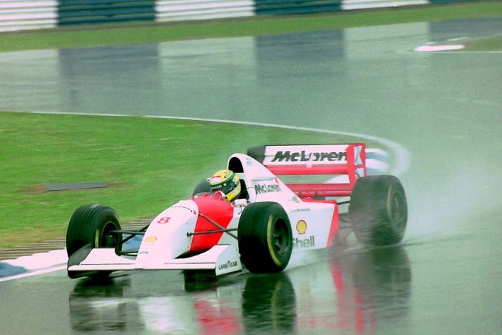 Desde cedo, Senna demonstrava uma capacidade impressionante de correr em condiÃ§Ãµes adversas, como chuva intensa. 