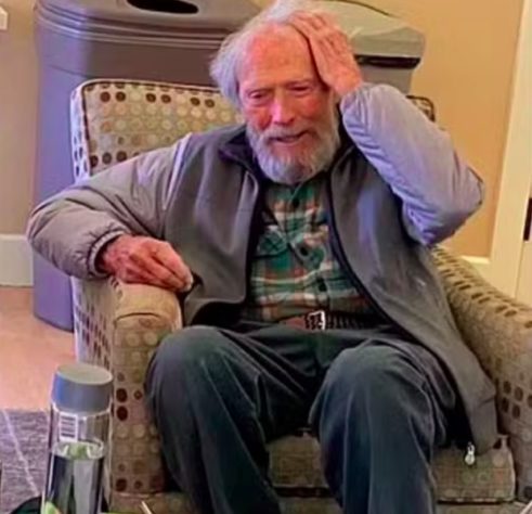 Clint Eastwood faz rara aparição pública e internet reage