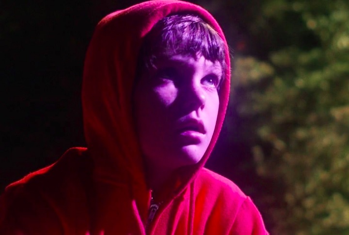 Farrell percebeu que queria ser ator quando assistiu ao filme "E.T.: O Extraterrestre" (1982) e se emocionou com a atuação do -- então criança -- Henry Thomas. - reprodução