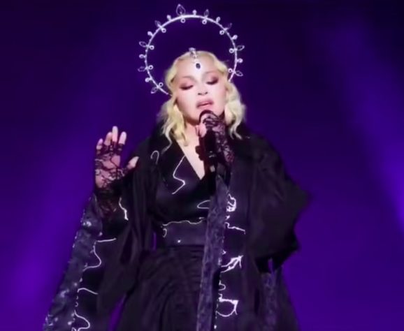 Madonna leva religiosidade para shows