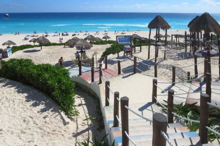 Playa Delfines, Cancún