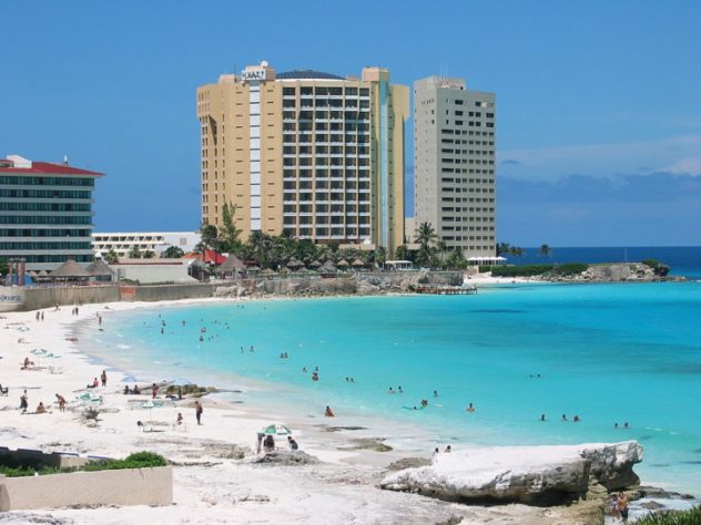 Praia em Cancún, México