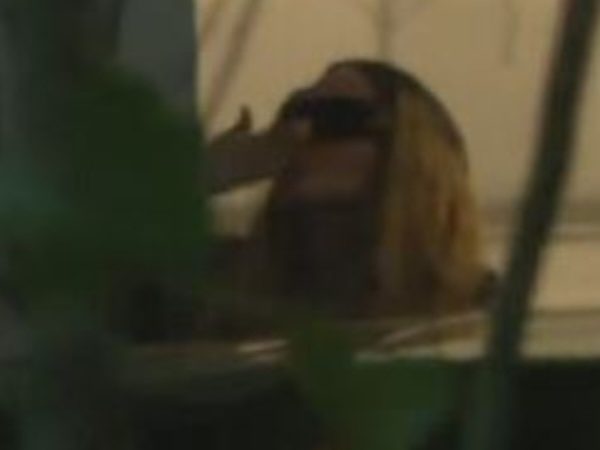 Madonna manda beijos ao deixar hotel na despedida do Rio de Janeiro