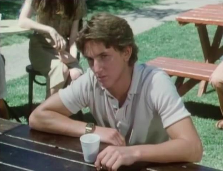 Sean Penn iniciou sua carreira como ator na televisão, aparecendo em séries como "Os Prisioneiros" (1974?1983) e "Barnaby Jones, O Detetive" (1973?1980).  - reprodução Berbaby Jones, O Detetive