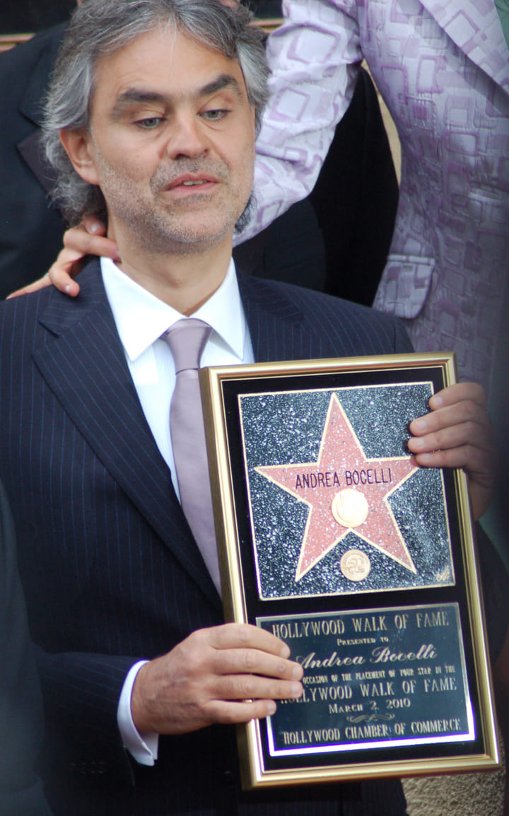 Em 2010, Bocelli foi eternizado na Calçada da Fama em Hollywood por sua contribuição para a música mundial. 

