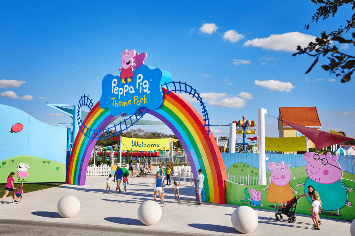 Em 2024, foi inaugurada uma Ã¡rea temÃ¡tica da sÃ©rie infantil de televisÃ£o Peppa Pig, com recreaÃ§Ã£o para as famÃ­lias.

