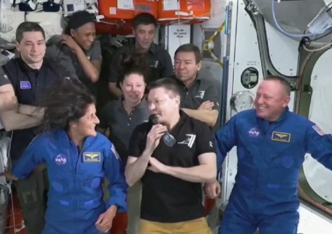 Astronautas da Nasa estão perdidos no espaço