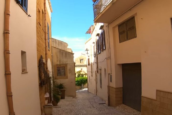 Cidade na Itália anuncia casas por R$ 17 - Sambuca di Sicilia, Itália