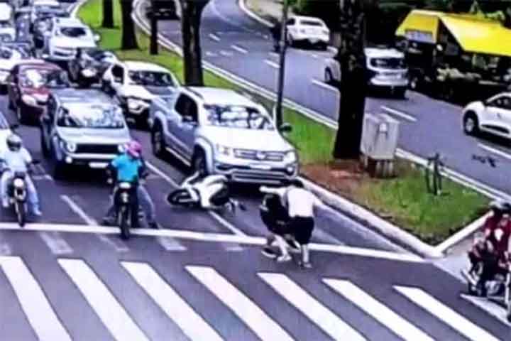 “Na verdade, o personagem que habita dentro de cada motorista não se transforma em função do carro ou do ato de dirigir. Ele apenas revela em sociedade o lado que fica oculto do público e que só a família e os mais chegados conhecem”, analisou ao site portal do trânsito.