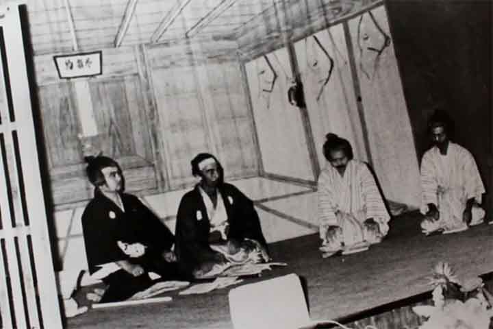 No campo, os lavradores que não tinham tido suas terras confiscadas por falta de pagamento de impostos mal conseguiam sustentar a família. Os camponeses sem terra foram para as principais cidades, que ficaram saturadas. 