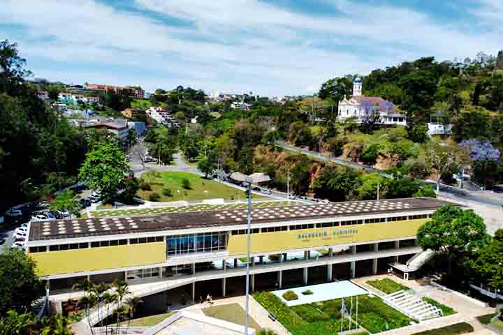 Águas de Lindóia é uma cidade turística conhecida por suas águas termais (que brotam do solo aquecidas) e tem 13.930 habitantes, segundo o censo de 2022.
-Reprodução do Facebook Balneário Municipal de Águas de Lindóia