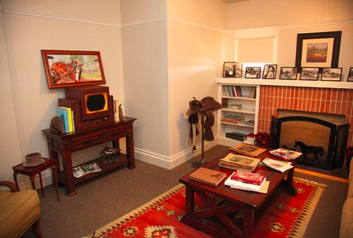 O casal permaneceu trabalhando lá por mais alguns anos até se aposentarem.