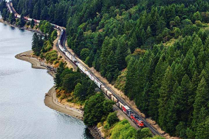 Morador de Los Angeles, na Califórnia, Donn Nelson passou a dedicar-se à fotografia aérea após se aposentar de outras atividades profissionais. 

