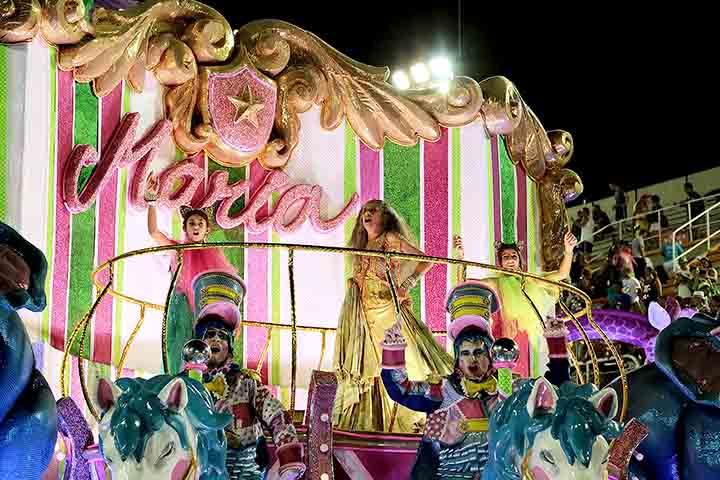 Maria Bethânia é conhecida por sua voz 