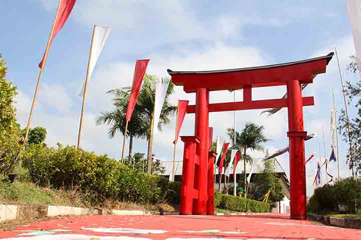 Somente em 28 de junho de 1910, chegou a Santos outro navio, o Ryojun Maru, trazendo mais 906 imigrantes japoneses, que constituÃ­am 247 famÃ­lias, divididas entre 518 homens e 391 mulheres, que foram enviados para trabalhar em 17 fazendas de cafÃ© no Estado de SÃ£o Paulo.