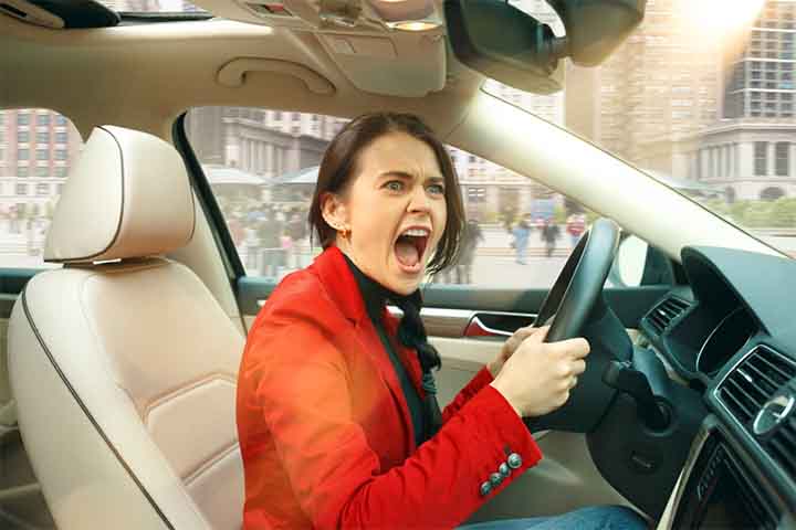 Nos dois paÃ­ses, os motoristas reconhecem a importÃ¢ncia de evitar confrontos. Neste sentido, responder Ã s situaÃ§Ãµes estressantes com calma e educaÃ§Ã£o. Esta Ã© a opiniÃ£o de 64,4% dos brasileiros e 60% dos portugueses.