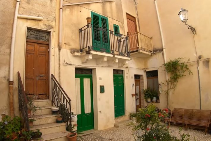 Cidade na Itália anuncia casas por R$ 17 - Sambuca di Sicilia, Itália