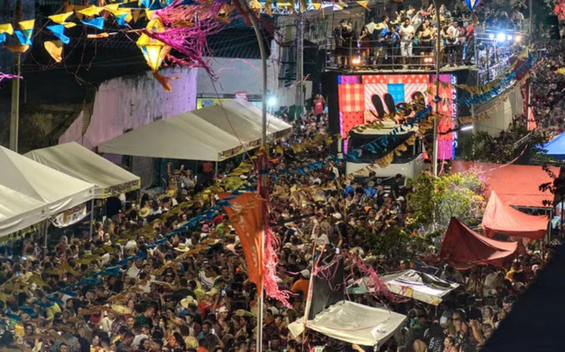 Em 2025, a abertura oficial foi no dia 07/06 e contou com o tradicional "Pingo da Mei Dia", quando milhares de pessoas se reúnem para cantar e dançar no corredor cultural da Avenida Rio Branco. 