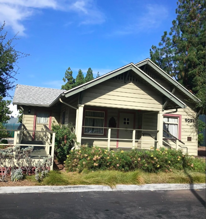 Atualmente, a casa onde eles moravam ainda está no parque, mas foi movida para outra área para dar espaço à expansão do Star Wars: 