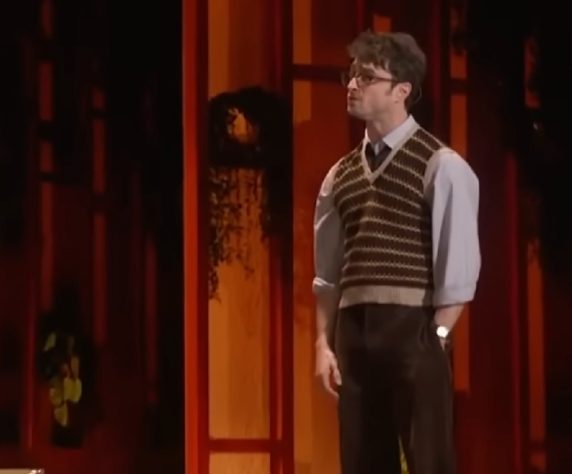 Daniel Radcliffe fatura principal prêmio do teatro