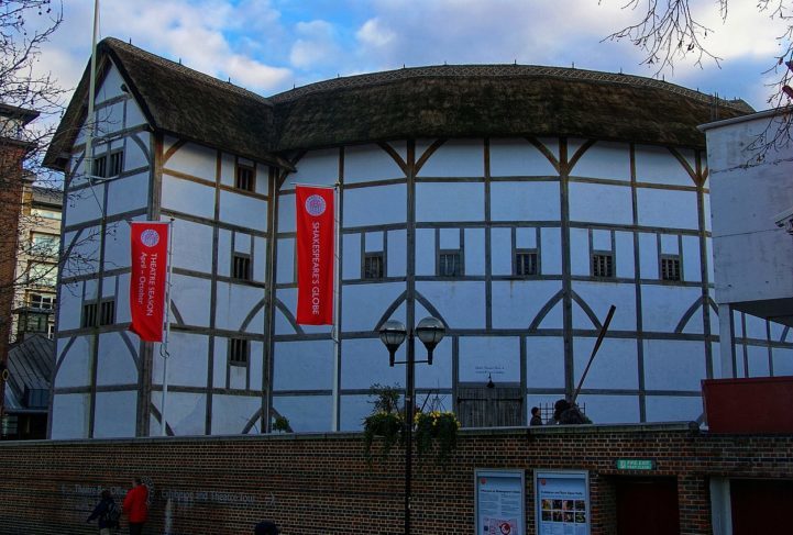 Após anos de pesquisa e captação de recursos, o novo Globe Theatre, inspirado no original, foi enfim inaugurado em 1997. 
