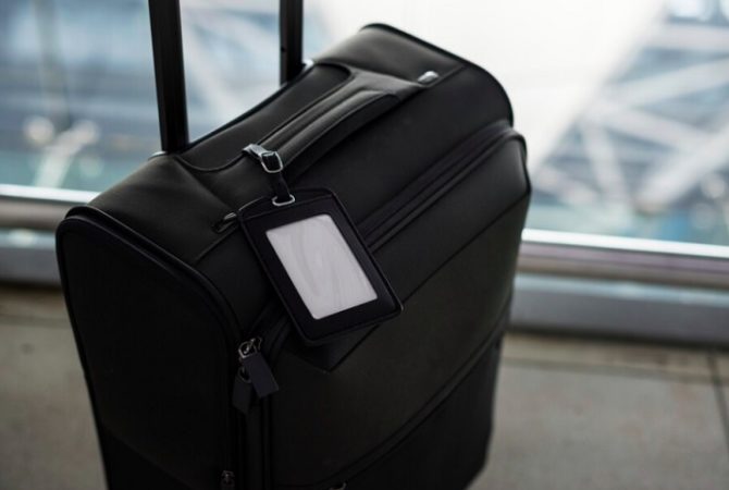 Saiba evitar taxas e multas ao desembarcar com compras do exterior