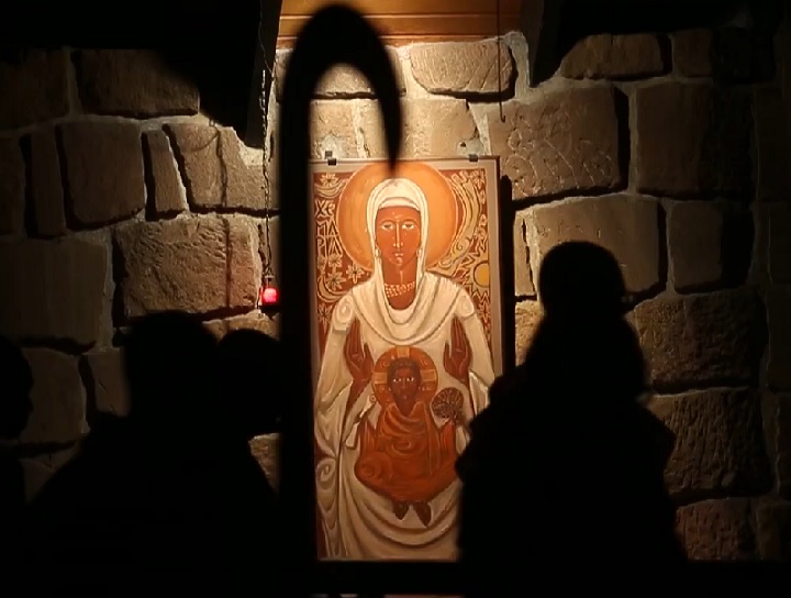 Os trapistas são conhecidos por seu estilo de vida simples e austero. Eles seguem três votos monásticos tradicionais: pobreza, castidade e obediência.