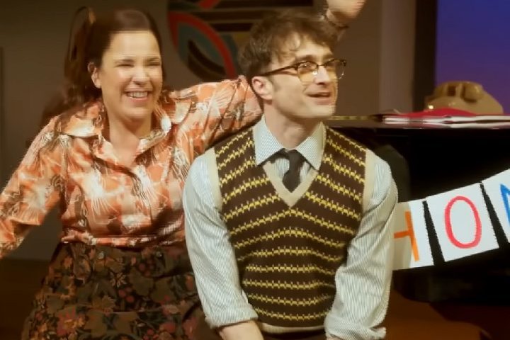 <p>Em 2014, ele protagonizou a peça “How to Succeed in Business Without Really Trying” na Broadway, recebendo elogios da crítica por sua performance cômica e carismática.</p>
