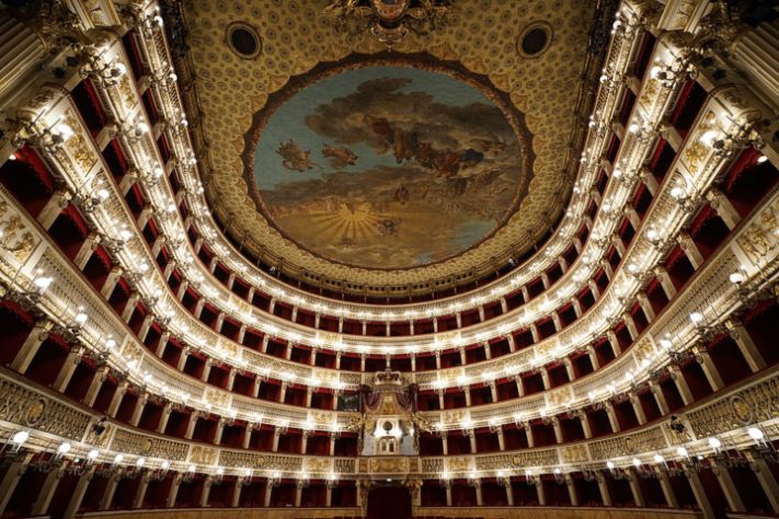 Teatro San Carlo, Nápoles, Itália