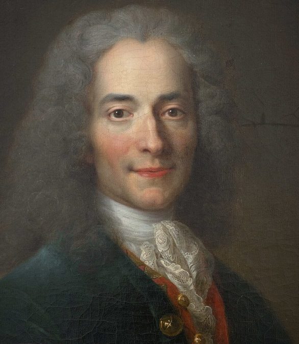 Voltaire: Filósofo e escritor francês, um dos principais nomes do Iluminismo, crítico ferrenho da Igreja Católica.
