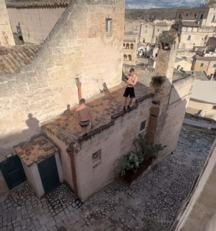 Atletas de parkour danificam cidade histórica da Itália
