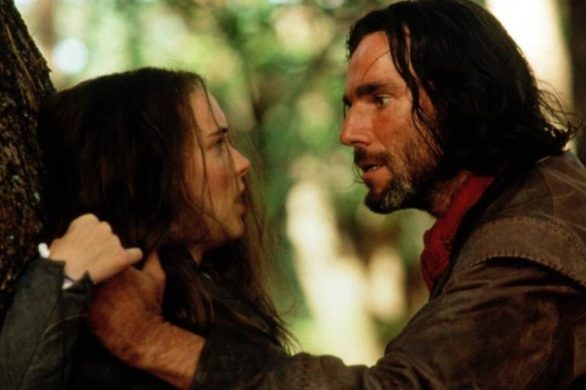 â??As Bruxas de Salemâ?, com Daniel Day-Lewis, Winona Ryder e Joan Allen no elenco, recebeu premiaÃ§Ãµes no Bafta, no Festival de de Berlim e no Oscar (Melhor Atriz Coadjuvante e Melhor Roteiro Adaptado). 
