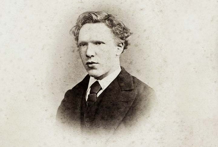 Van Gogh começou a criar arte aos 27 anos. Antes, trabalhou em empregos diversos, desde balconista de livraria até professor. E ainda tentou, sem êxito, tornar-se pastor calvinista, como o pai Theodorus. 
