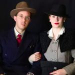 Casal vive ambientado nos anos 1940