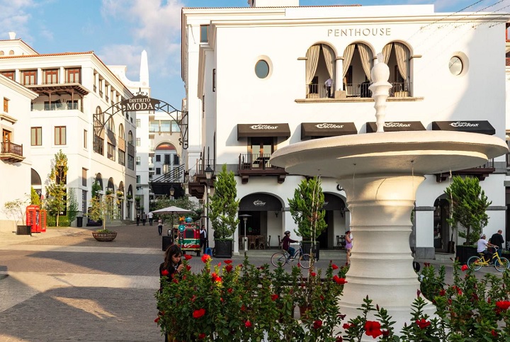 Cayalá, que significa "paraíso" na língua maia quiché, tem uma história marcada pela influência da família Leal, uma das mais ricas e poderosas da Guatemala.