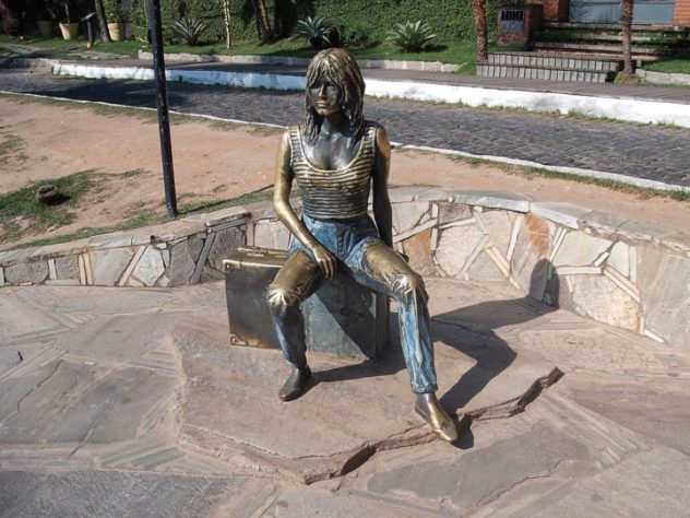 Estátua de Brigitte Bardot - Búzios, RJ
