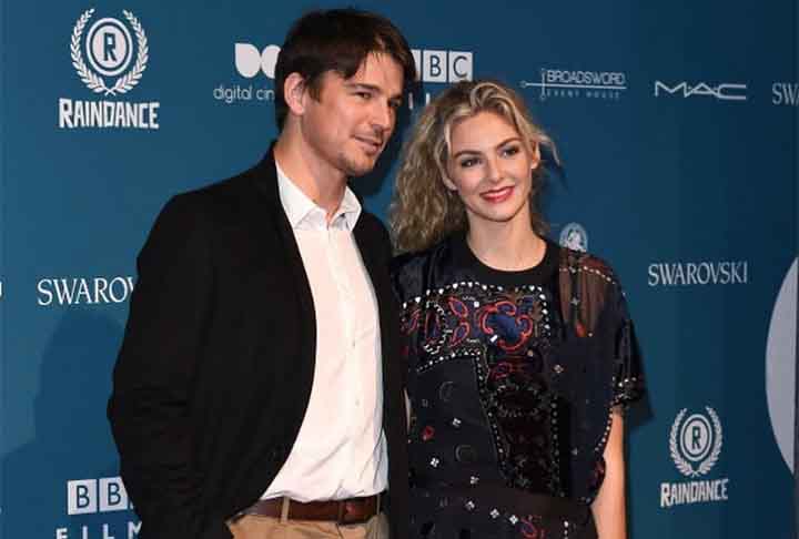 Em 2022, Hartnett casou-se em uma cerimônia intimista, em Londres, com a atriz inglesa Tamsin Egerton, mãe de seus três filhos. A informação foi veiculada pela revista People. O casal se conheceu no set de “The Lovers”, em 2011.
