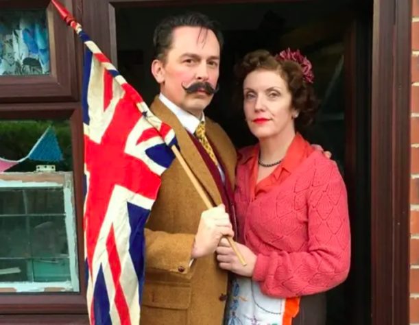 Casal vive ambientado nos anos 1940