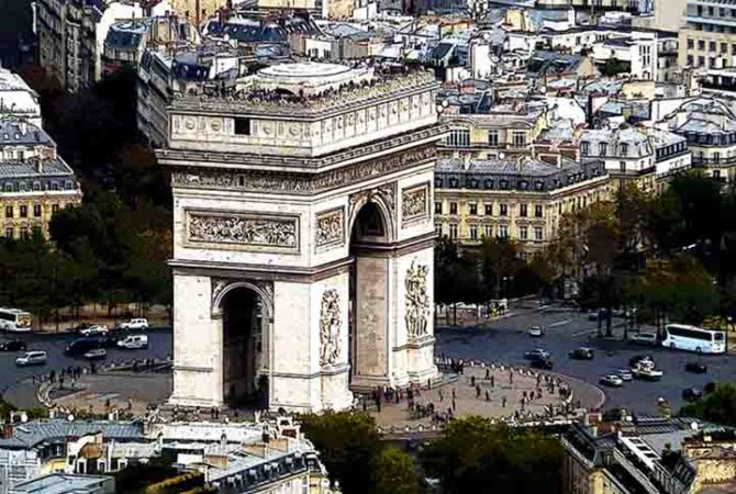 Arco do Triunfo: monumento símbolo de Paris guarda a memória de Napoleão