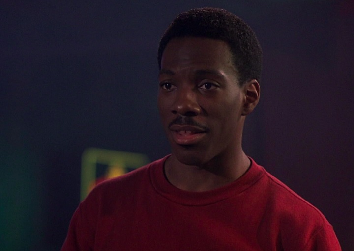 Depois de estrear no cinema em 1982, ele decidiu deixar o “Saturday Night Live” dois anos depois para focar na carreira cinematográfica. Com filmes como “48 Horas”, “Trocando as Bolas”, “A Melhor Defesa é o Ataque”, “Um Tira da Pesada” e “O Rapto do Menino Dourado”, emplacou grandes sucessos de bilheteria, que renderam indicações ao Globo de Ouro como Melhor Ator em Filme de Comédia ou Musical.
