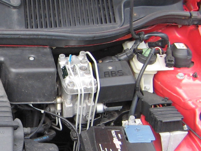 <p>Na década de 1980, os avanços na eletrônica automotiva transformaram os carros em máquinas mais sofisticadas, com sistemas de controle eletrônico de motores, freios ABS e, eventualmente, sistemas de navegação GPS.</p>
