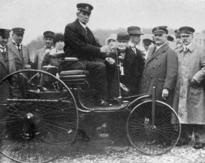 A Draisine era um ponto crucial na evolução dos veículos de duas rodas, tendo um impacto direto no desenvolvimento das bicicletas. As invenções de Drais deram início à era dos transportes pessoais motorizados.
