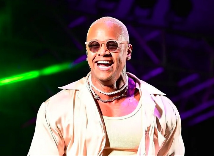 Ícone do pagode baiano, o gigante da música brasileira traz seu carisma e presença de palco para a celebração dos 20 anos do maior evento cultural de São Paulo, que terá mais de 800 atrações espalhadas por diversos palcos da cidade. 