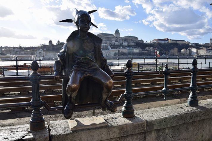 Estátua da Pequena Princesa, Budapeste (Hungria)