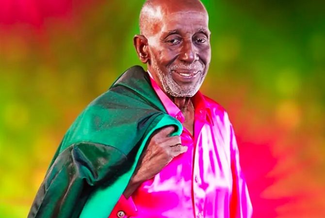 Ícone da Mangueira, a verde-e-rosa do carnaval carioca, Nelson Sargento teria 101 anos