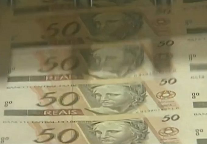 Notas de 50 reais - dinheiro -- 30 anos do Plano Real