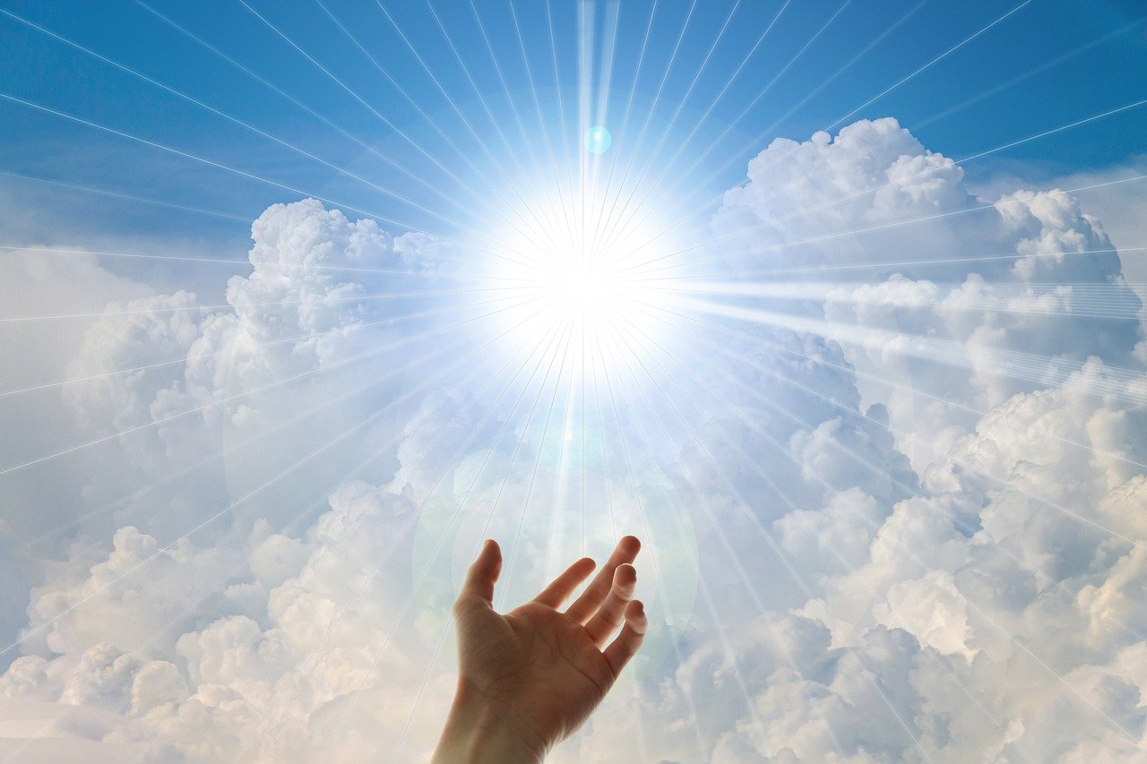 O levantamento Global Religion 2023 teve como objetivo apurar o impacto da religião pelo mundo. Os dados foram obtidos através de uma plataforma online de monitoramento. - Imagem de Gerd Altmann por Pixabay