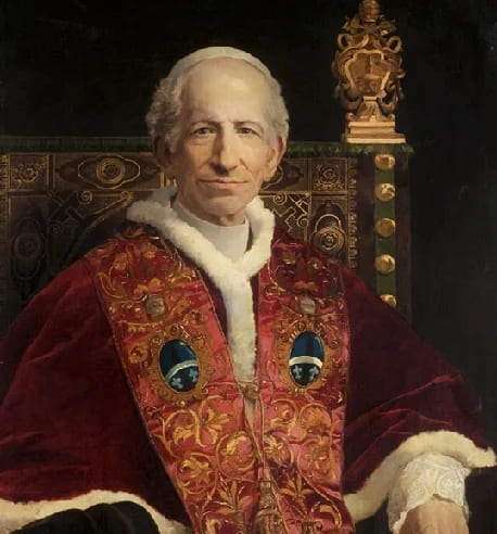 Nenhum outro pontífice faleceu em idade tão avançada quanto Leão XIII. Nascido Vincenzo Gioacchino Pecci, ele morreu em 1903 aos 93 anos, deixando um legado intelectual e doutrinário duradouro.-domínio público 