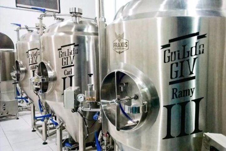 Durante a Revolução Industrial, a produção de cerveja foi mecanizada, permitindo um aumento significativo na escala de produção. Além disso, a expansão global do colonialismo europeu também levou à disseminação da cerveja em várias partes do mundo.